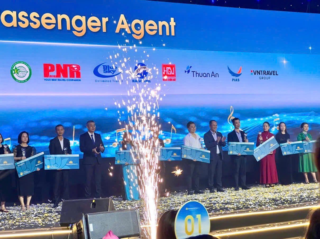 HỘI NGHỊ KHÁCH HÀNG VNA- VINH DANH CÁC ĐẠI LÝ BÁN HÀNG ĐẦU