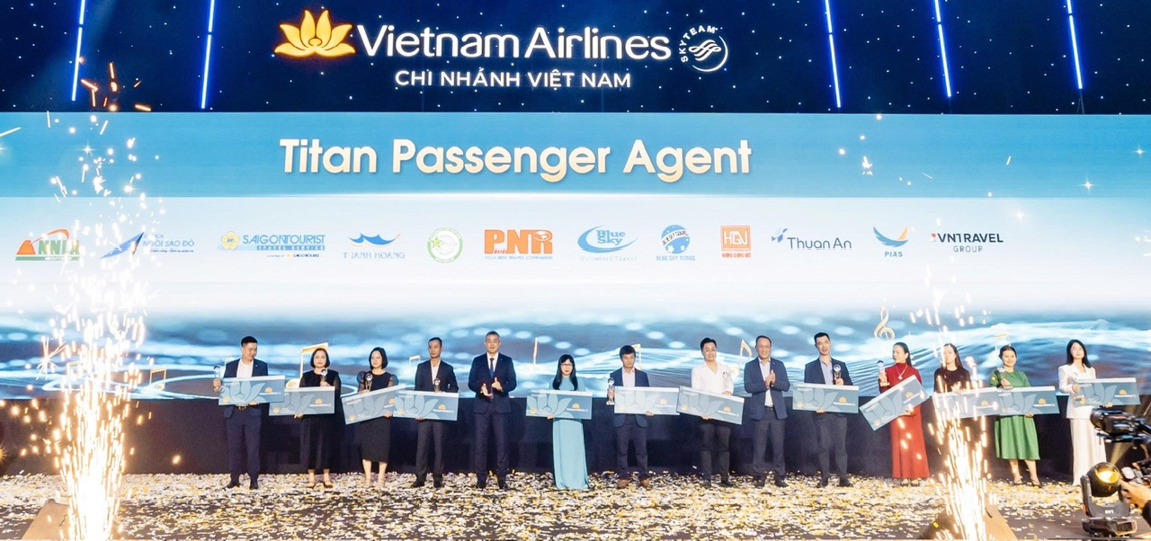 du-lich-ngoi-sao-do-vinh-du-tham-du-hoi-nghi-khach-hang-vietnam-airlines-2025